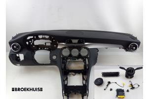 Gebruikte Airbag set + dashboard Mercedes C (W205) C-200d 1.6 Turbo 16V Prijs € 500,00 Margeregeling aangeboden door Autobedrijf Broekhuis B.V.