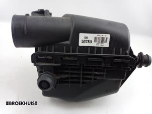 Gebruikte Luchtfilterhuis Opel Karl 1.0 12V Prijs € 25,00 Margeregeling aangeboden door Autobedrijf Broekhuis B.V.