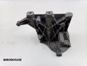 Gebruikte Motorsteun Renault Trafic New (FL) 2.0 dCi 16V 115 Prijs € 42,35 Inclusief btw aangeboden door Autobedrijf Broekhuis B.V.