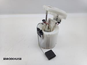Gebruikte Tank element Pomp Mercedes C (C204) 1.8 C-180 CGI 16V BlueEfficiency Prijs € 50,00 Margeregeling aangeboden door Autobedrijf Broekhuis B.V.