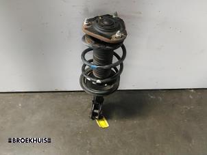Gebruikte Voorpoot links Toyota Avensis Wagon (T25/B1E) 2.0 16V D-4D-F Prijs € 25,00 Margeregeling aangeboden door Autobedrijf Broekhuis B.V.
