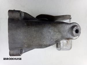 Gebruikte Motorsteun Mercedes Sprinter 5t (906.63/65) 513 CDI 16V Prijs € 30,25 Inclusief btw aangeboden door Autobedrijf Broekhuis B.V.