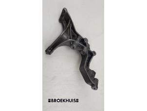 Gebruikte Steun (diversen) Mercedes C (C204) 1.8 C-180 CGI 16V BlueEfficiency Prijs € 15,00 Margeregeling aangeboden door Autobedrijf Broekhuis B.V.