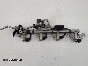 Gebruikte Injector brug Mercedes C (C204) 1.8 C-180 CGI 16V BlueEfficiency Prijs € 40,00 Margeregeling aangeboden door Autobedrijf Broekhuis B.V.