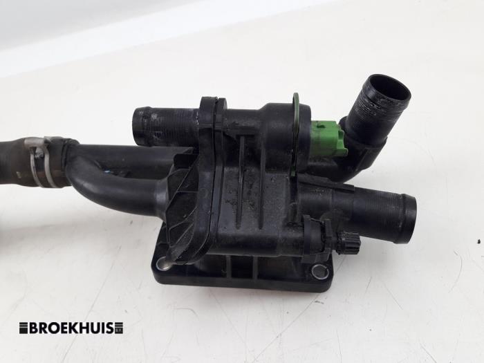 Gebruikte Thermostaathuis Volvo V40 (MV) 1.6 D2 Prijs € 20,00 Margeregeling aangeboden door Autobedrijf Broekhuis B.V.