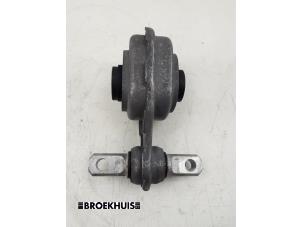 Gebruikte Motorsteun Mercedes A (177.0) 2.0 A-250 Turbo 16V Prijs € 50,00 Margeregeling aangeboden door Autobedrijf Broekhuis B.V.