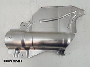Gebruikte Hitteschild uitlaat Mercedes A (177.0) 2.0 A-250 Turbo 16V Prijs € 25,00 Margeregeling aangeboden door Autobedrijf Broekhuis B.V.