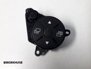 Gebruikte Schakelaar stuurbediening Mercedes Viano (639) 3.0 CDI V6 24V Euro 5 Prijs € 15,00 Margeregeling aangeboden door Autobedrijf Broekhuis B.V.