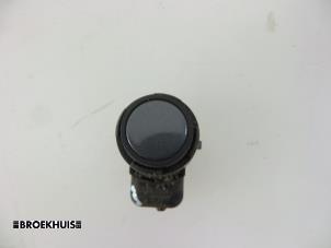 Gebruikte PDC Sensor BMW 2 serie Active Tourer (F45) 218d 2.0 TwinPower Turbo 16V Prijs € 25,00 Margeregeling aangeboden door Autobedrijf Broekhuis B.V.