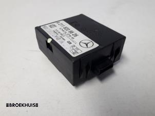 Gebruikte Alarm module Mercedes E (W211) 2.2 E-220 CDI 16V Prijs € 15,00 Margeregeling aangeboden door Autobedrijf Broekhuis B.V.