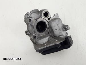 Gebruikte Uitlaat gasklep (EGR) Mercedes E (W212) E-200 CDI 16V BlueEfficiency,BlueTEC Prijs € 70,00 Margeregeling aangeboden door Autobedrijf Broekhuis B.V.