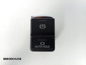 Gebruikte Handrem schakelaar Mitsubishi Outlander (GF/GG) 2.0 16V 4x2 Prijs € 30,00 Margeregeling aangeboden door Autobedrijf Broekhuis B.V.