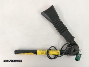 Gebruikte Gordelspanner rechts Opel Zafira (F75) 1.8 16V Prijs € 20,00 Margeregeling aangeboden door Autobedrijf Broekhuis B.V.