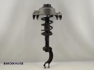 Gebruikte Mac Phersonpoot links-voor Audi A4 Avant (B8) 1.8 TFSI 16V Prijs € 45,00 Margeregeling aangeboden door Autobedrijf Broekhuis B.V.