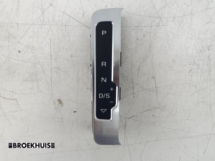 Gebruikte Standenschakelaar automaatbak Audi A4 Avant (B8) 1.8 TFSI 16V Prijs € 20,00 Margeregeling aangeboden door Autobedrijf Broekhuis B.V.
