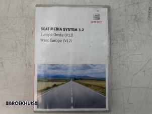 Gebruikte Navigatie CD Skoda Superb Combi (3TAC/TAF) 1.8 TSI 16V Prijs € 35,00 Margeregeling aangeboden door Autobedrijf Broekhuis B.V.