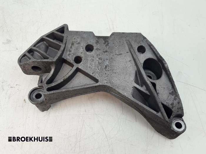 Gebruikte Motorrubber Volkswagen Golf VI (5K1) 2.0 GTI 16V Prijs € 20,00 Margeregeling aangeboden door Autobedrijf Broekhuis B.V.