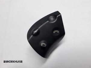 Gebruikte Schakelaar stuurbediening Mercedes C Combi (S203) 2.2 C-200 CDI 16V Prijs € 15,00 Margeregeling aangeboden door Autobedrijf Broekhuis B.V.