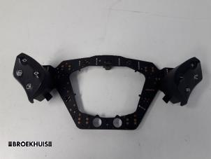 Gebruikte Schakelaar stuurbediening Mercedes C Sportcoupé (C203) 2.0 C-180 16V Prijs € 30,00 Margeregeling aangeboden door Autobedrijf Broekhuis B.V.