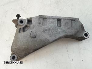 Gebruikte Motorsteun Volkswagen Transporter T5 2.0 TDI DRF Prijs € 18,15 Inclusief btw aangeboden door Autobedrijf Broekhuis B.V.