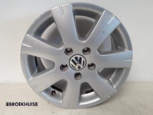 Gebruikte Velg Volkswagen Golf Plus (5M1/1KP) 1.6 FSI 16V Prijs € 40,00 Margeregeling aangeboden door Autobedrijf Broekhuis B.V.