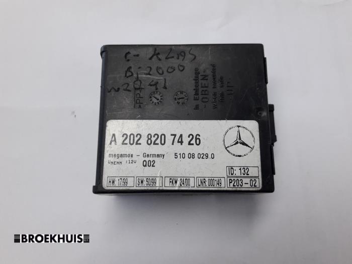 Gebruikte Alarm module Mercedes CLK (C208) 2.0 200K Evo 16V Prijs € 20,00 Margeregeling aangeboden door Autobedrijf Broekhuis B.V.