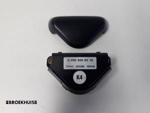 Gebruikte Alarm sensor Mercedes C (W202) 2.2 C-200 CDI 16V Prijs € 20,00 Margeregeling aangeboden door Autobedrijf Broekhuis B.V.