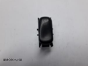 Gebruikte ESP Schakelaar Mercedes C (W202) Prijs € 10,00 Margeregeling aangeboden door Autobedrijf Broekhuis B.V.