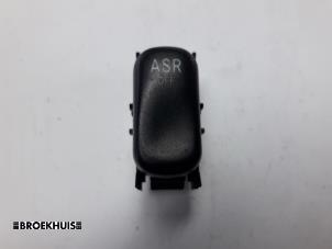 Gebruikte ASR schakelaar Mercedes C-Klasse Prijs € 10,00 Margeregeling aangeboden door Autobedrijf Broekhuis B.V.