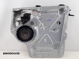 Gebruikte Ruitmechaniek 2Deurs rechts-voor Volkswagen Transporter T5 2.0 TDI DRF Prijs € 78,65 Inclusief btw aangeboden door Autobedrijf Broekhuis B.V.