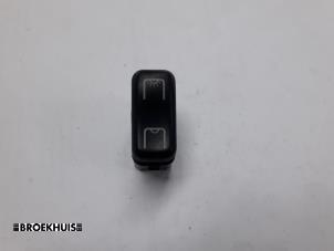 Gebruikte Licht Schakelaar Mercedes Vito (638.0) Prijs € 10,00 Margeregeling aangeboden door Autobedrijf Broekhuis B.V.