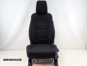 Gebruikte Voorstoel links Kia Sportage (QL) 1.7 CRDi 16V 4x2 Prijs € 200,00 Margeregeling aangeboden door Autobedrijf Broekhuis B.V.
