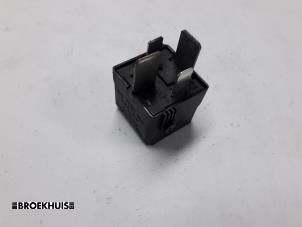 Gebruikte Relais Mercedes ML I (163) 270 2.7 CDI 20V Prijs € 5,00 Margeregeling aangeboden door Autobedrijf Broekhuis B.V.