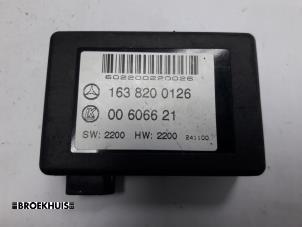 Gebruikte Regensensor Mercedes ML I (163) 270 2.7 CDI 20V Prijs € 25,00 Margeregeling aangeboden door Autobedrijf Broekhuis B.V.