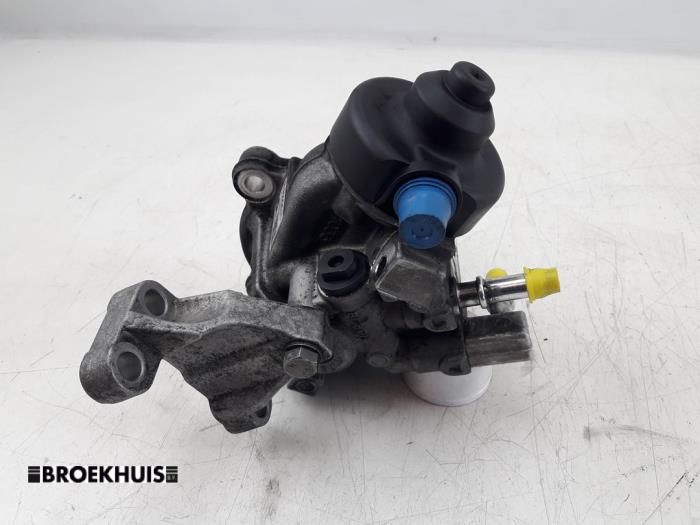 Gebruikte Brandstofpomp Mechanisch BMW 2 serie Active Tourer (F45) 218d 2.0 TwinPower Turbo 16V Prijs € 170,00 Margeregeling aangeboden door Autobedrijf Broekhuis B.V.