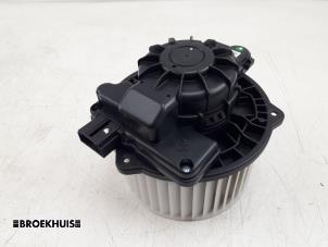 Gebruikte Chaufage Ventilatiemotor Kia Niro I (DE) 64 kWh Prijs € 75,00 Margeregeling aangeboden door Autobedrijf Broekhuis B.V.