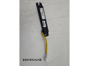 Gebruikte Keyless entry antenne Kia Niro I (DE) E-Niro 64 kWh Prijs € 40,00 Margeregeling aangeboden door Autobedrijf Broekhuis B.V.