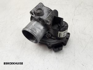 Gebruikte Gasklephuis Renault Master III (FV) 2.3 dCi 100 16V FWD Prijs € 54,45 Inclusief btw aangeboden door Autobedrijf Broekhuis B.V.