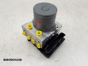 Gebruikte ABS Pomp Porsche 911 (997) 3.8 24V Carrera S Prijs € 400,00 Margeregeling aangeboden door Autobedrijf Broekhuis B.V.