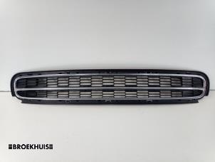 Gebruikte Bumperdeel midden-voor Mini Mini (R56) 1.4 16V One Prijs € 30,00 Margeregeling aangeboden door Autobedrijf Broekhuis B.V.