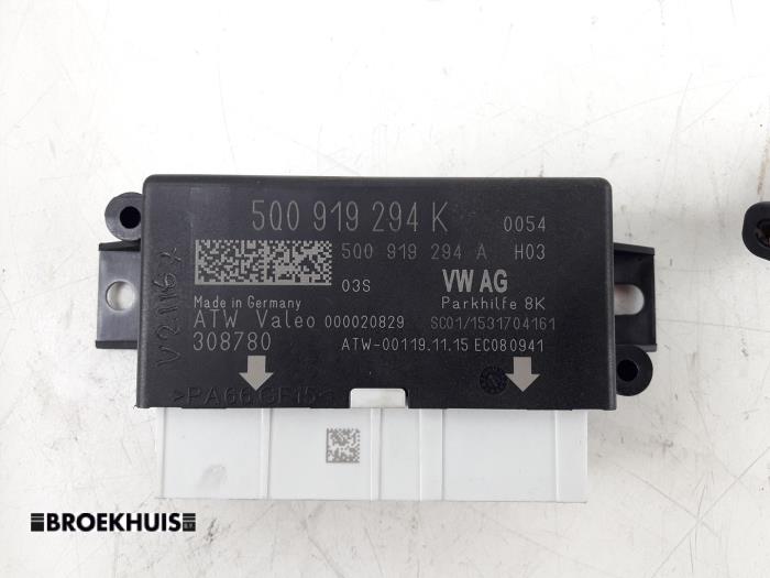 PDC Sensor Set van een Volkswagen Golf VII Variant (AUVV) 1.0 TSI 12V BlueMotion Technology 2015