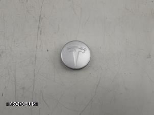 Gebruikte Wieldop Tesla Model S 70 Prijs € 10,00 Margeregeling aangeboden door Autobedrijf Broekhuis B.V.