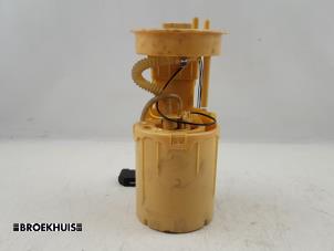 Tank element Pomp van een Volkswagen Transporter/Caravelle T5 2.0 TDI DRF 2010