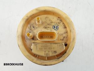 Tank element Pomp van een Volkswagen Transporter/Caravelle T5 2.0 TDI DRF 2010