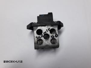 Gebruikte Koelvinweerstand Renault Grand Scénic II (JM) 1.9 dCi 130 Prijs € 10,00 Margeregeling aangeboden door Autobedrijf Broekhuis B.V.