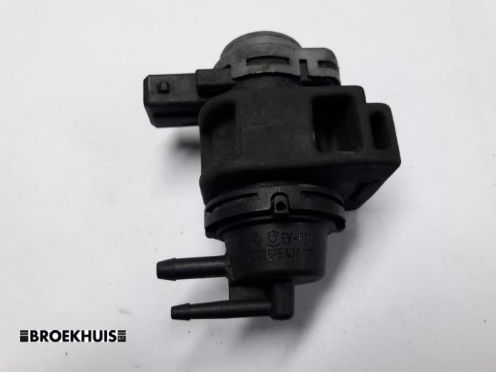 Gebruikte Turbo Overdrukklep Renault Scénic II (JM) 1.5 dCi 105 Prijs € 15,00 Margeregeling aangeboden door Autobedrijf Broekhuis B.V.