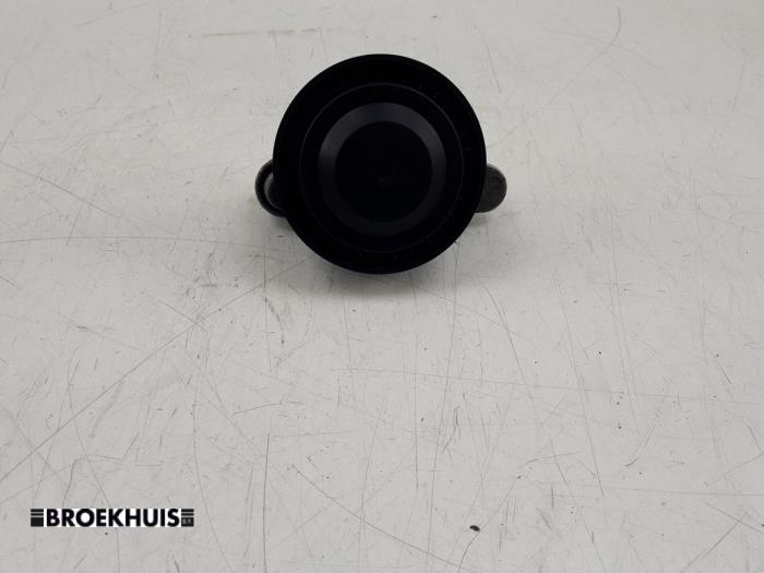 Gebruikte Spanner diversen Volkswagen Up! (121) 1.0 12V 60 Prijs € 20,00 Margeregeling aangeboden door Autobedrijf Broekhuis B.V.