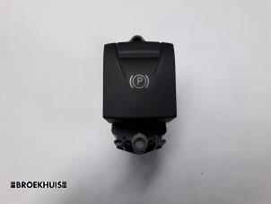 Gebruikte Handrem schakelaar Renault Scénic III (JZ) 1.6 16V Prijs € 15,00 Margeregeling aangeboden door Autobedrijf Broekhuis B.V.