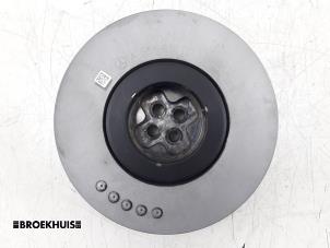 Gebruikte Krukas Poelie Mercedes C (W205) C-200d 1.6 Turbo 16V Prijs € 100,00 Margeregeling aangeboden door Autobedrijf Broekhuis B.V.