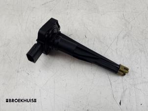 Gebruikte Oliepeil sensor Mercedes C (W205) C-200d 1.6 Turbo 16V Prijs € 40,00 Margeregeling aangeboden door Autobedrijf Broekhuis B.V.